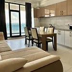 アパート Mamaia-nordcom Exclusiviste ナボダリ